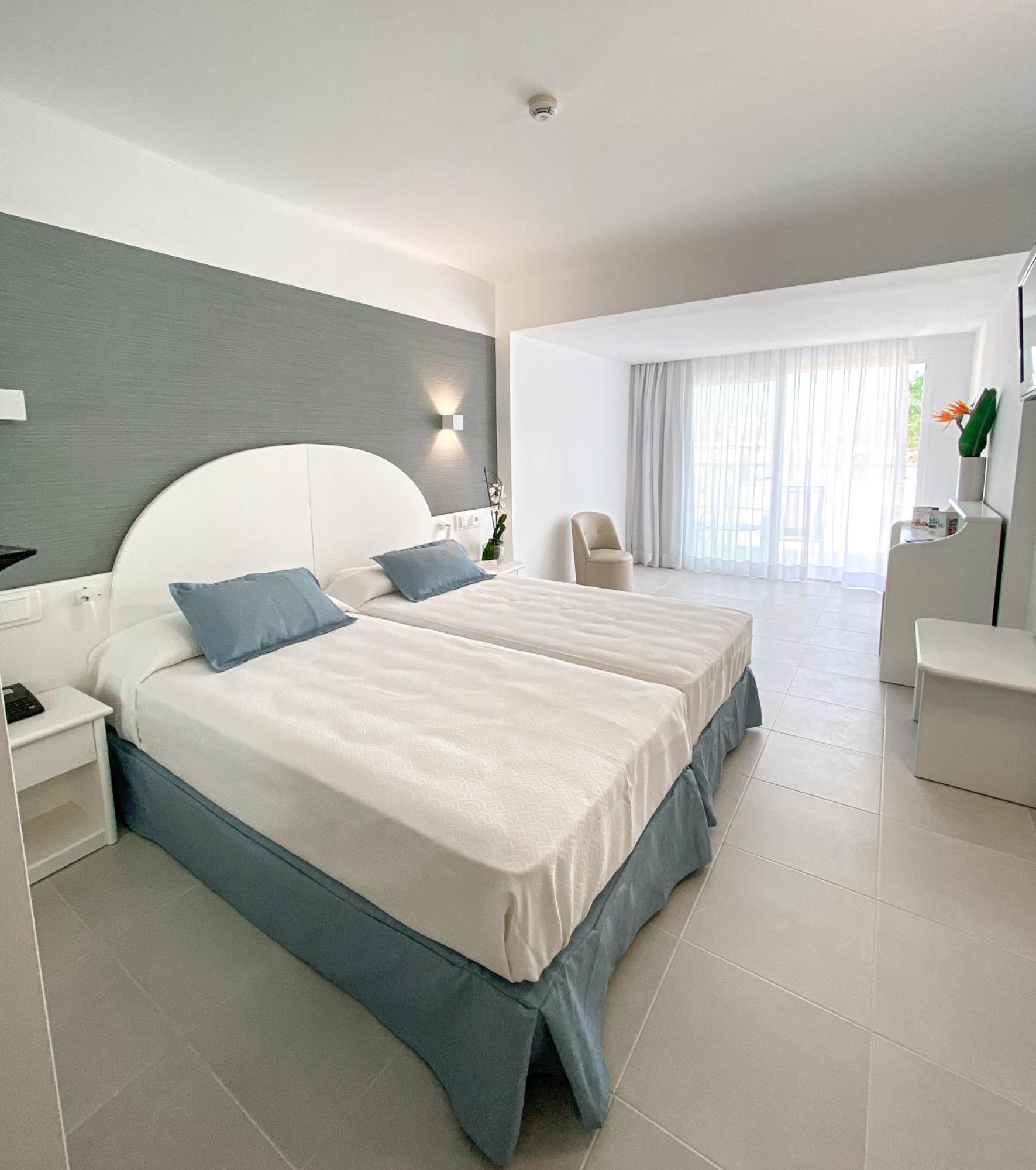 Reverence Life Hotel - Adults Only Santa Ponsa Oda fotoğraf